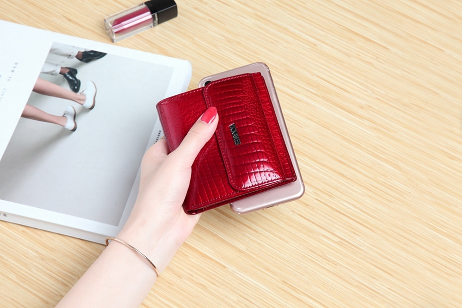 Women's Compact Leather Wallet