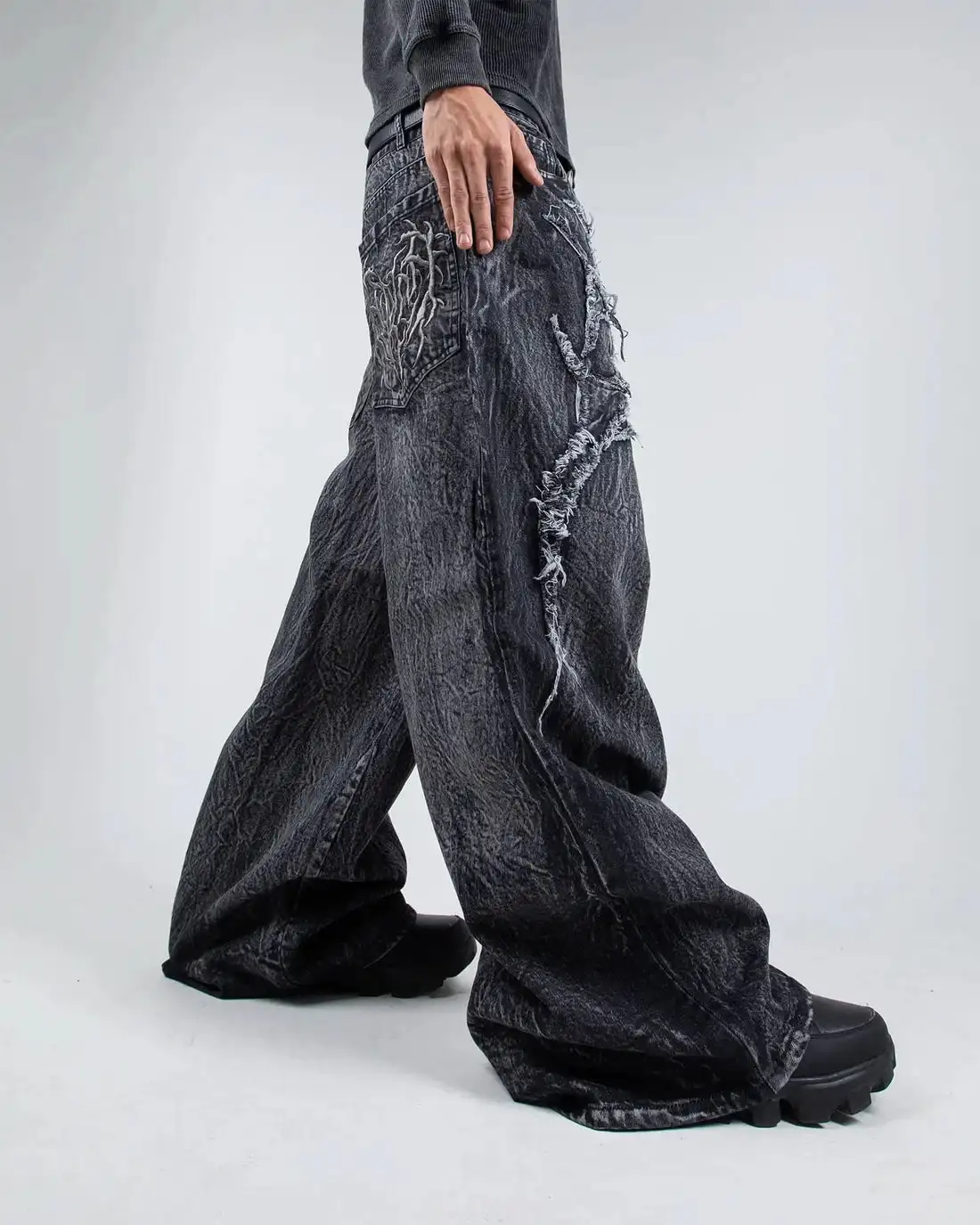 Gothic Retro Baggy Unisex Mopping Pants Y2K Phantom Jeans High Street Spider Embroidered Patch Hip Hop Streetwear Straight Jeans Gothic Retro Baggy Unisex Mopping Pants Y2K Phantom Jeans High Street Spider Embroidered Patch Hip Hop Streetwear Straight Jeans