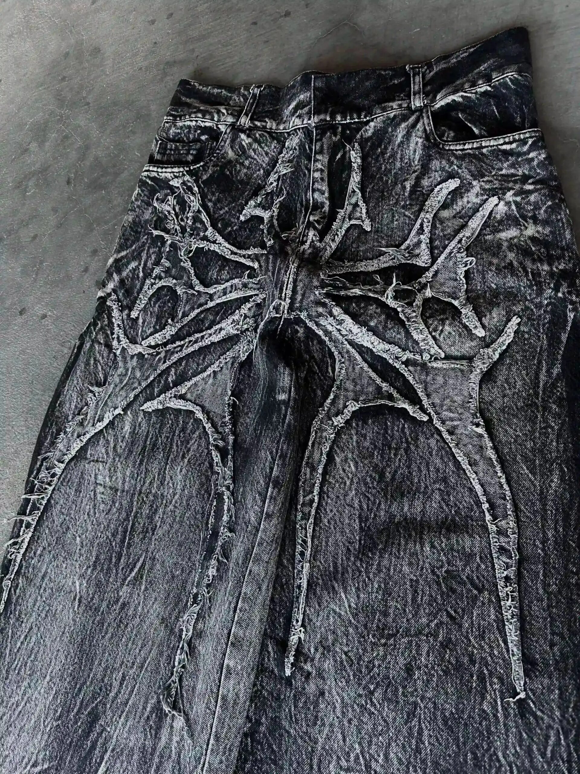 Gothic Retro Baggy Unisex Mopping Pants Y2K Phantom Jeans High Street Spider Embroidered Patch Hip Hop Streetwear Straight Jeans Gothic Retro Baggy Unisex Mopping Pants Y2K Phantom Jeans High Street Spider Embroidered Patch Hip Hop Streetwear Straight Jeans
