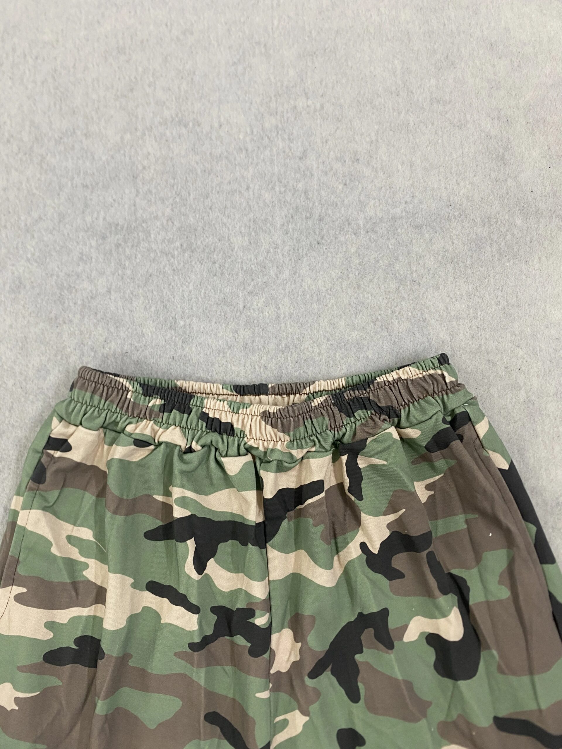 Unisex Camo Wide Leg Capri Pants Elastic Waist Raw Edge Pocket Loose Trousers Hip Hop Streetwear Daily Casual Mid Calf Bottoms Unisex Camo Wide Leg Capri Pants Elastic Waist Raw Edge Pocket Loose Trousers Hip Hop Streetwear Daily Casual Mid Calf Bottoms