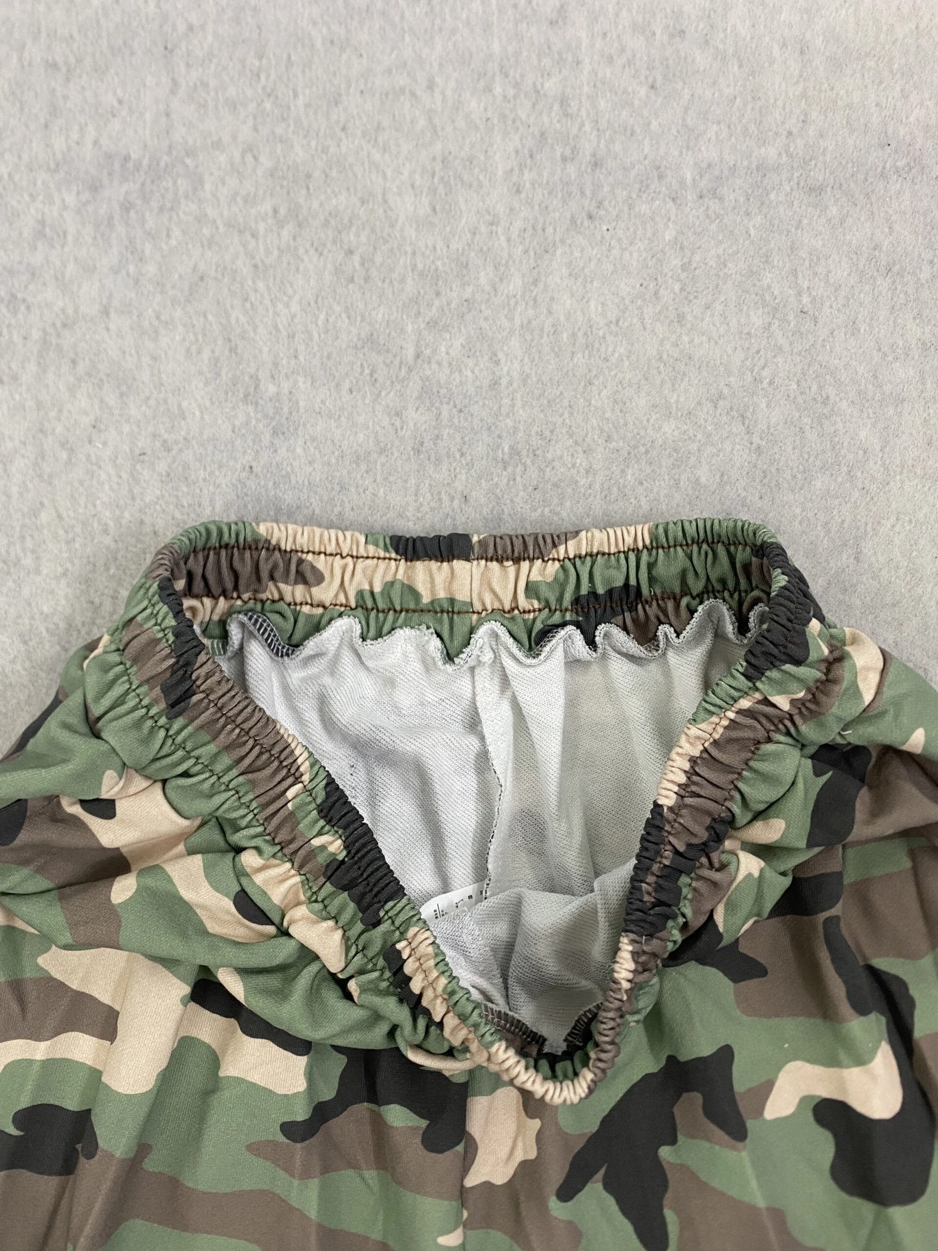 Unisex Camo Wide Leg Capri Pants Elastic Waist Raw Edge Pocket Loose Trousers Hip Hop Streetwear Daily Casual Mid Calf Bottoms Unisex Camo Wide Leg Capri Pants Elastic Waist Raw Edge Pocket Loose Trousers Hip Hop Streetwear Daily Casual Mid Calf Bottoms
