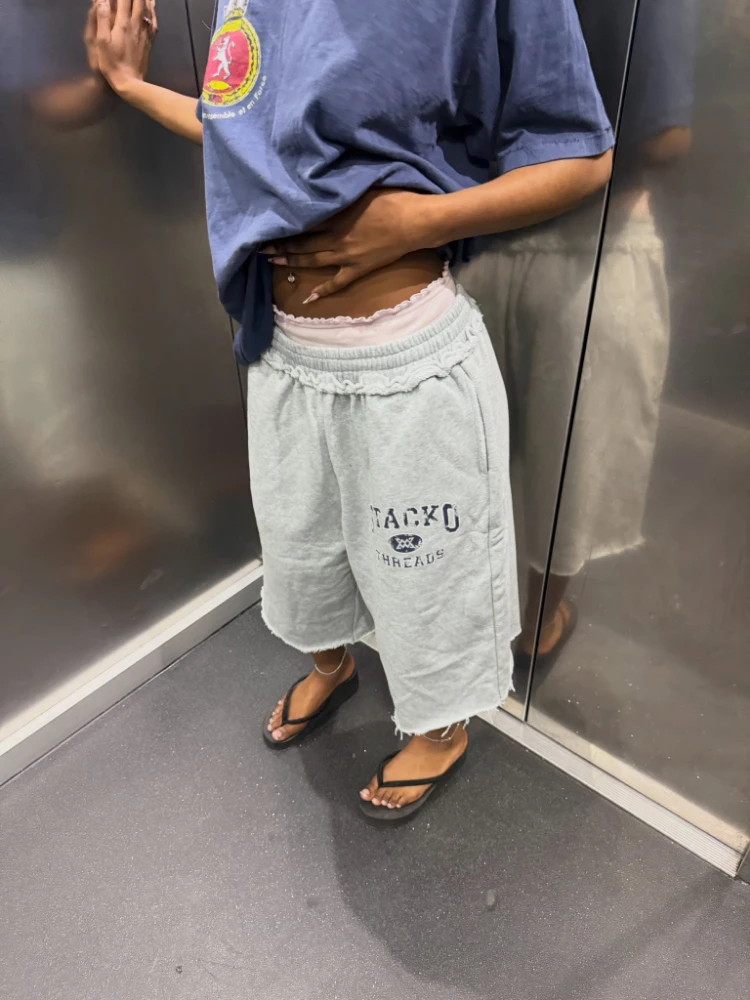 Streetwear Retro Pilot Sweatshorts Grey Crest Graphic Woven Label Frayed Long Shorts Y2K Swag Hip Hop Terry Unisex Baggy Shorts